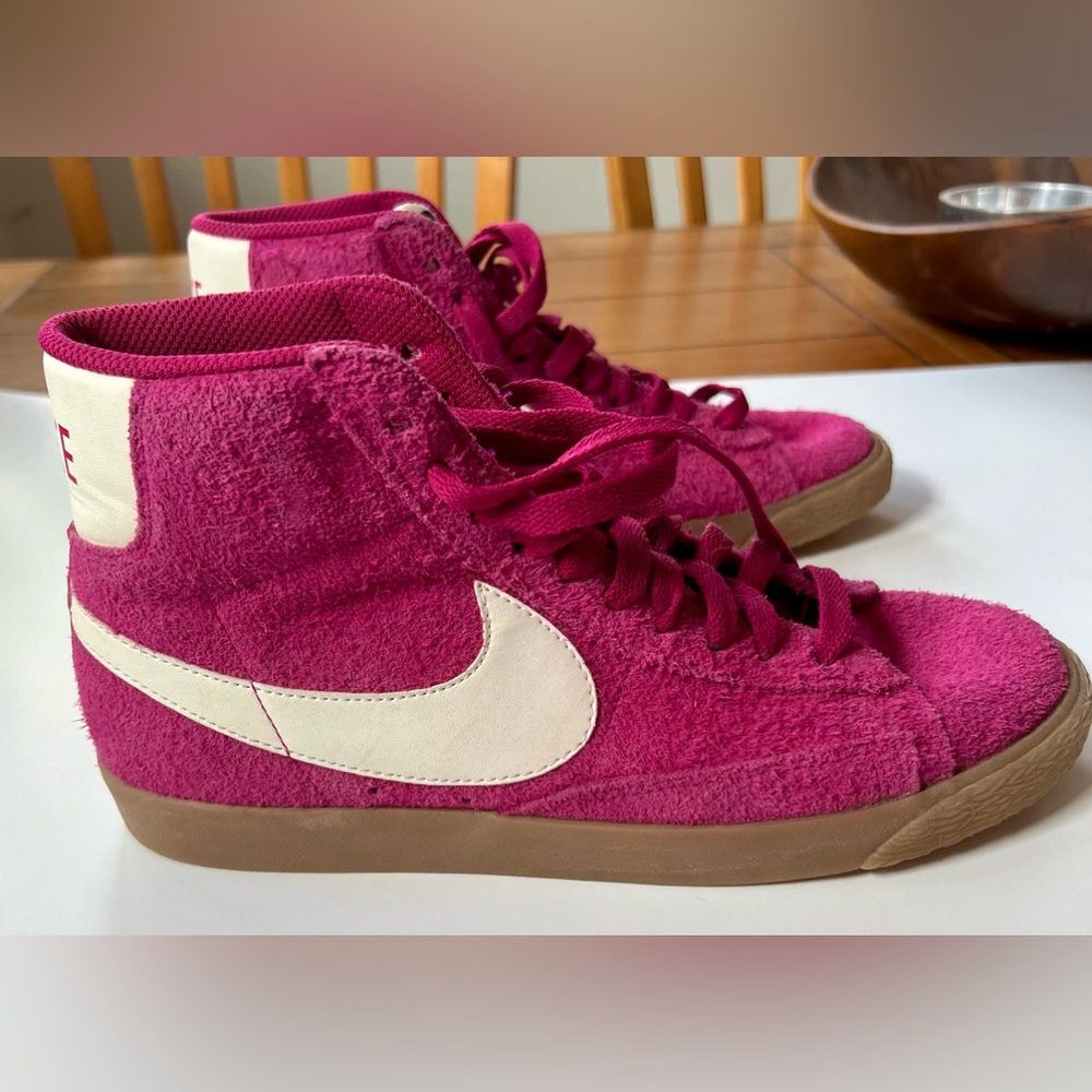 Nike Blazer Mid Suede Vintage Wmn Sz 8 Pink Sport Fuchsia Sail